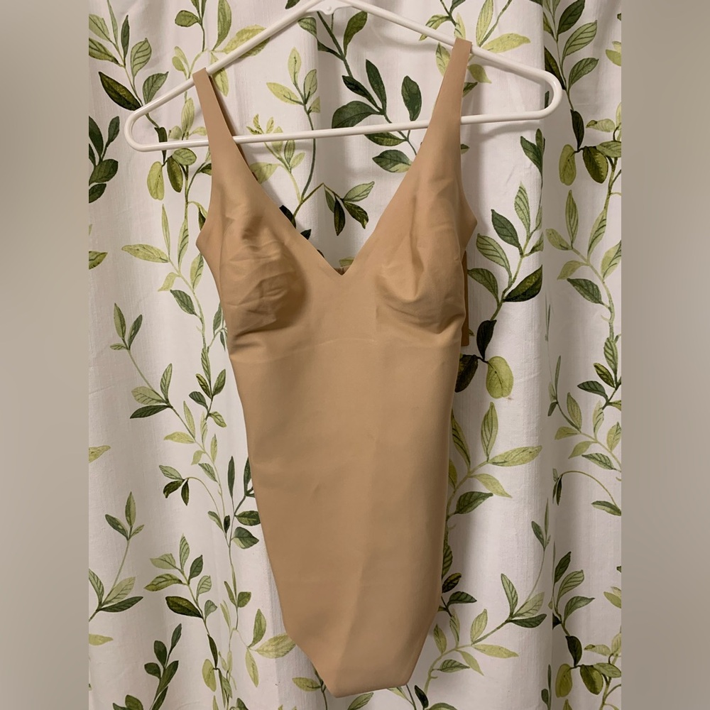 SKIMS BODY UNLINED THONG PLUNGE BODYSUIT~CLAY~MEDIUM BNWT - Picture 5 of 11